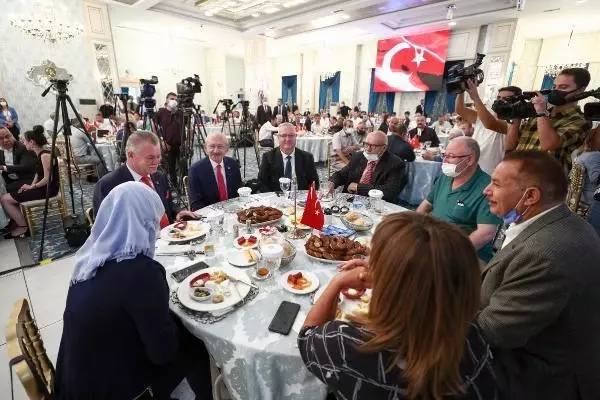 CHP Genel Başkanı Kemal Kılıçdaroğlu, muhtarlar, STK temsilcileri ve kanaat önderleri buluşmasına katıldı