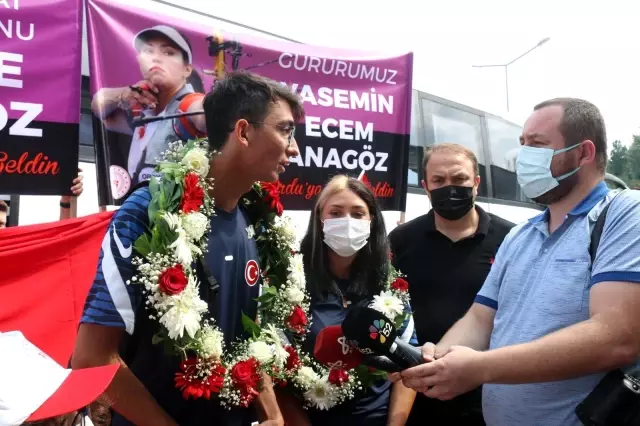 Milli okçular Mete Gazoz ile Yasemin Ecem Anagöz, sporcularla bir araya geldi