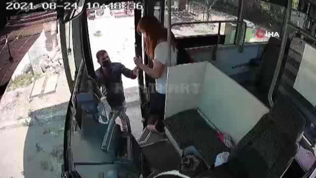 otobusu durdurup gorme engelli yolcuyu yolun 3 14354879 o