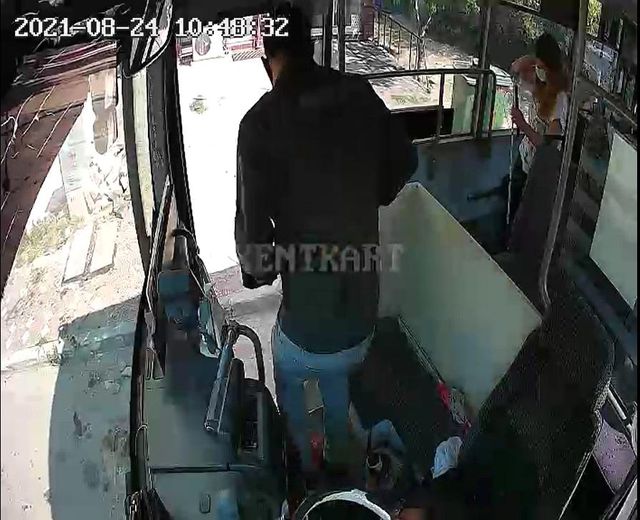 otobusu durdurup gorme engelli yolcuyu yolun 6 14353420 o