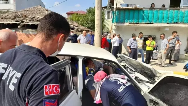 Otomobil tıra çarptı: 1 yaralı