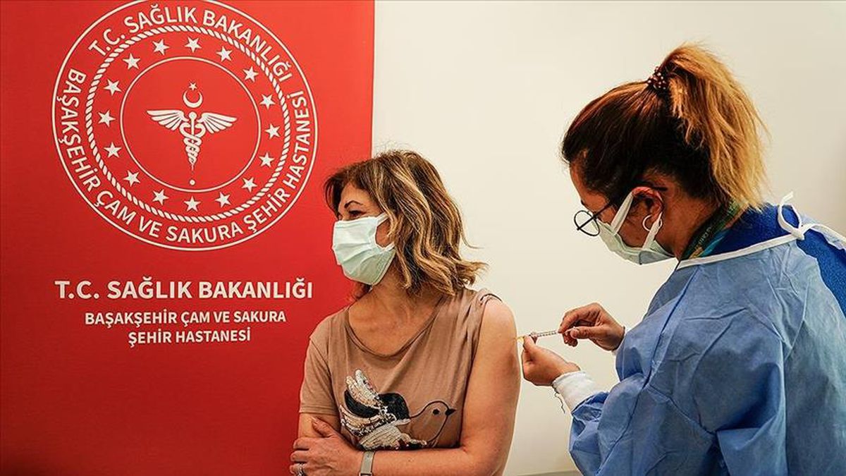 Özel hastanede aşı ücretli mi? Özel hastanelerde covid aşısı ücretli mi? Korona aşısı ücretli mi? Koronavirüs aşısı nerelerde yapılıyor?