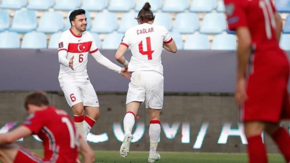 Premier Lig'den milli futbolcuları ilgilendiren 'kırmızı liste' kararı