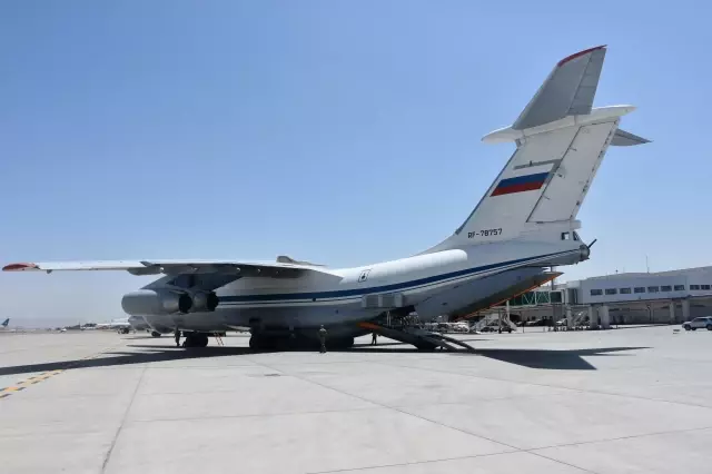 Rus uçakları tahliye için Kabil'de