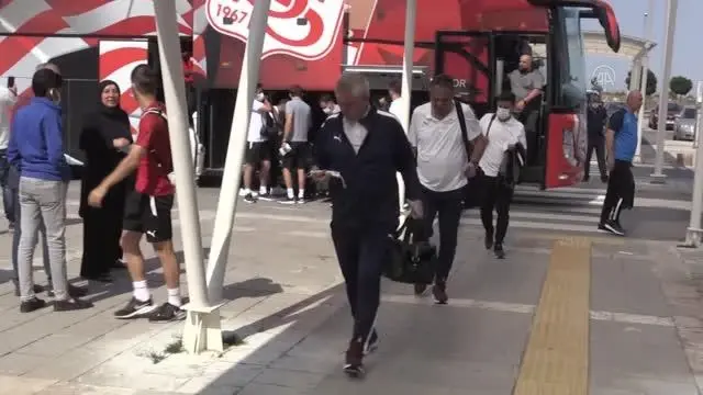 Sivasspor, Kopenhag maçı için Danimarka'ya gitti - Rıza Çalımbay'ın açıklamaları