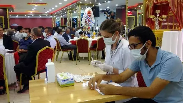 SÜNNET DÜĞÜNÜNDE DAVETLİLERE AŞI YAPILDI