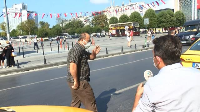 Taksim'de kısa aralık almayan ve müşteri seçen taksicilere ceza kesildi
