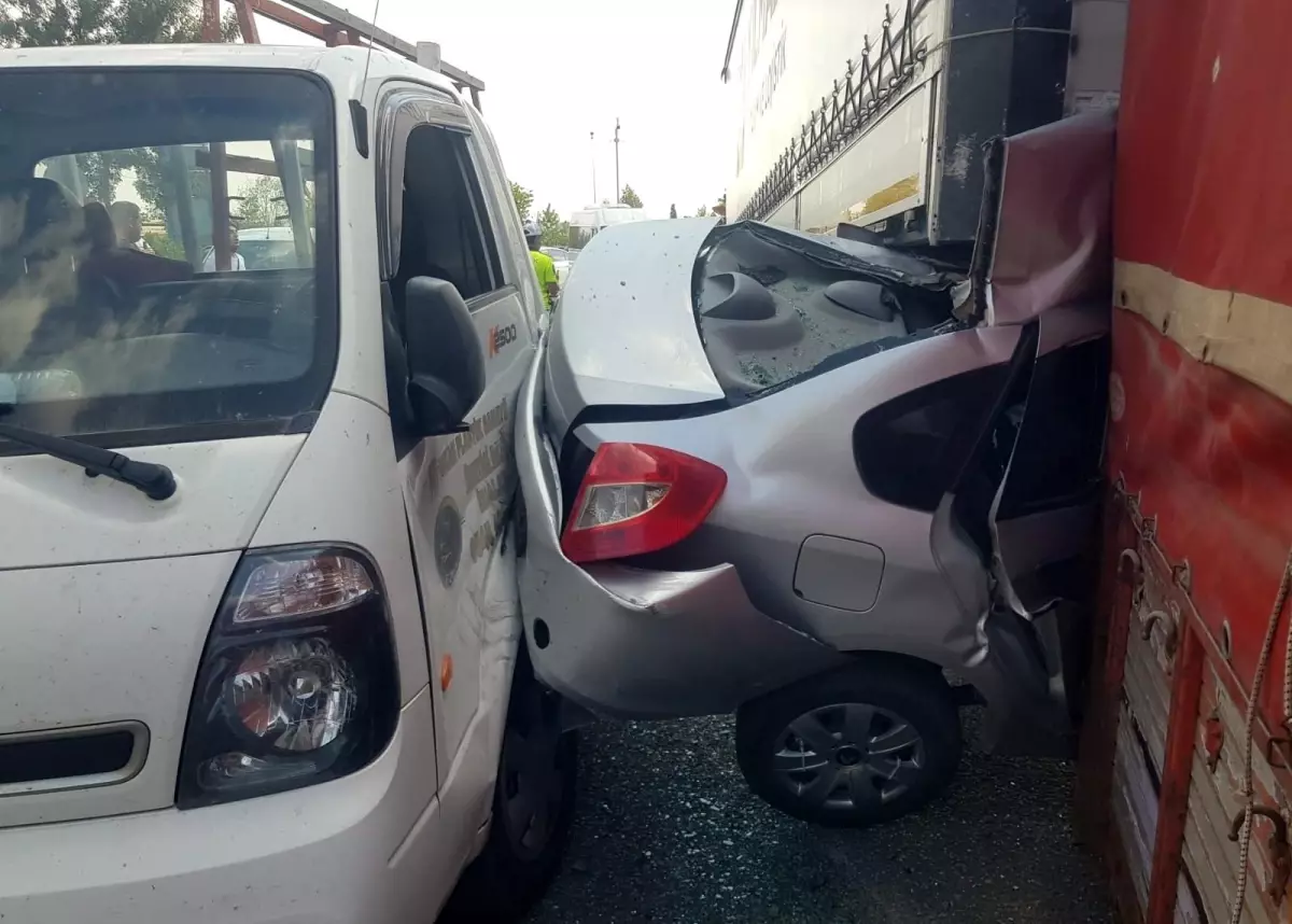 Tekirdağ'da facianın eşiğinden dönüldü: Freni boşalan halk otobüsü 7 araca çarparak durdu
