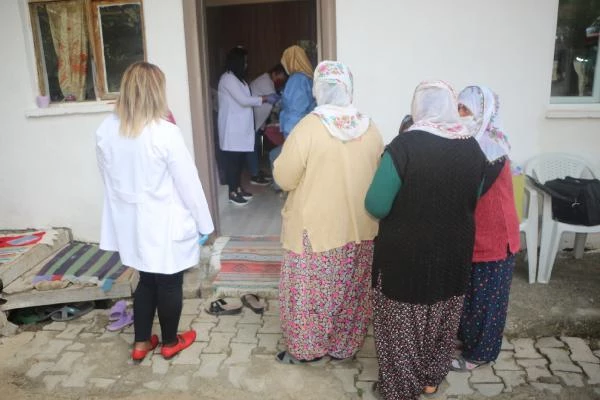 Tokat'ta sıhhat grupları köylerde aşı çalışmalarını sürdürüyor