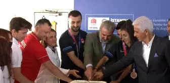 Hilmi Türkmen: Tokyo şampiyonu milli sporcular Nene Hatun gemisiyle boğaz turunda buluştu Hilmi Türkmen: Tokyo şampiyonu milli sporcular Nene Hatun gemisiyle boğaz turunda buluştu