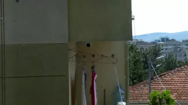 Husumetli olduğu komşusuna cinsel organını gösterdi, kamera her şeyi anbean kaydetti