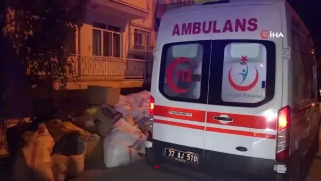 3 kişilik aile eşyalarıyla birlikte evden atıldı
