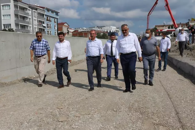 Bafra Belediye Başkanı Kılıç, çalışmaları inceleyerek vatandaşlarla sohbet etti