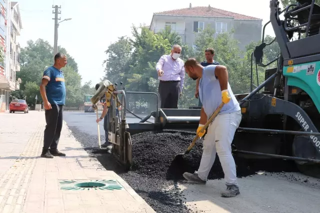 Bafra Belediye Başkanı Kılıç, çalışmaları inceleyerek vatandaşlarla sohbet etti