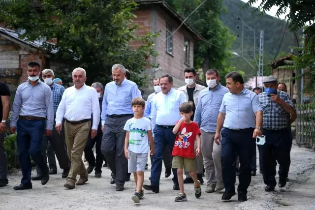 Bafra Belediye Başkanı Kılıç, çalışmaları inceleyerek vatandaşlarla sohbet etti