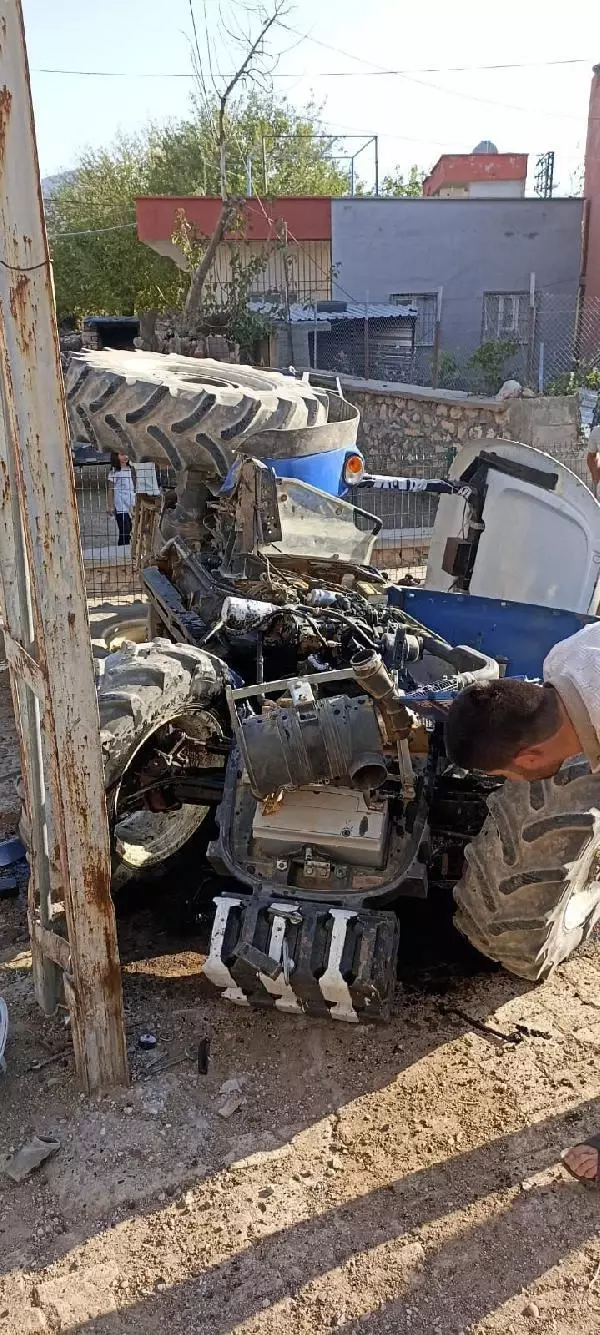 Gercüş'te traktör devrildi; 2 çocuk yaralı