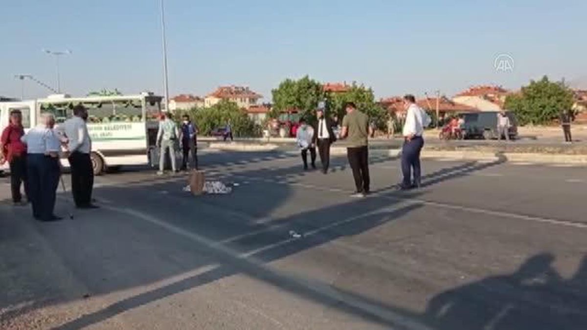 Panelvanın çarptığı emekli doktor hayatını kaybetti