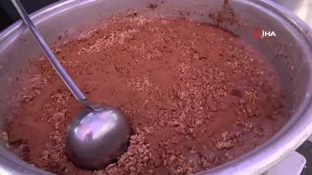 Pazar yerinde vatandaşlara aşure ikram edildi