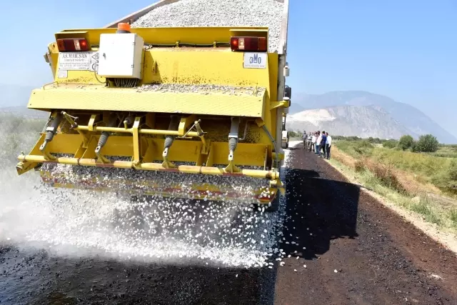 Şehzadeler Belediyesi her yıl 100 kilometre ova yolu asfaltlamayı hedefliyor