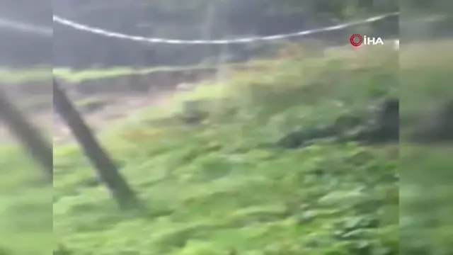 Şiddetli yağmurda çöken duvar saniye saniye görüntülendi