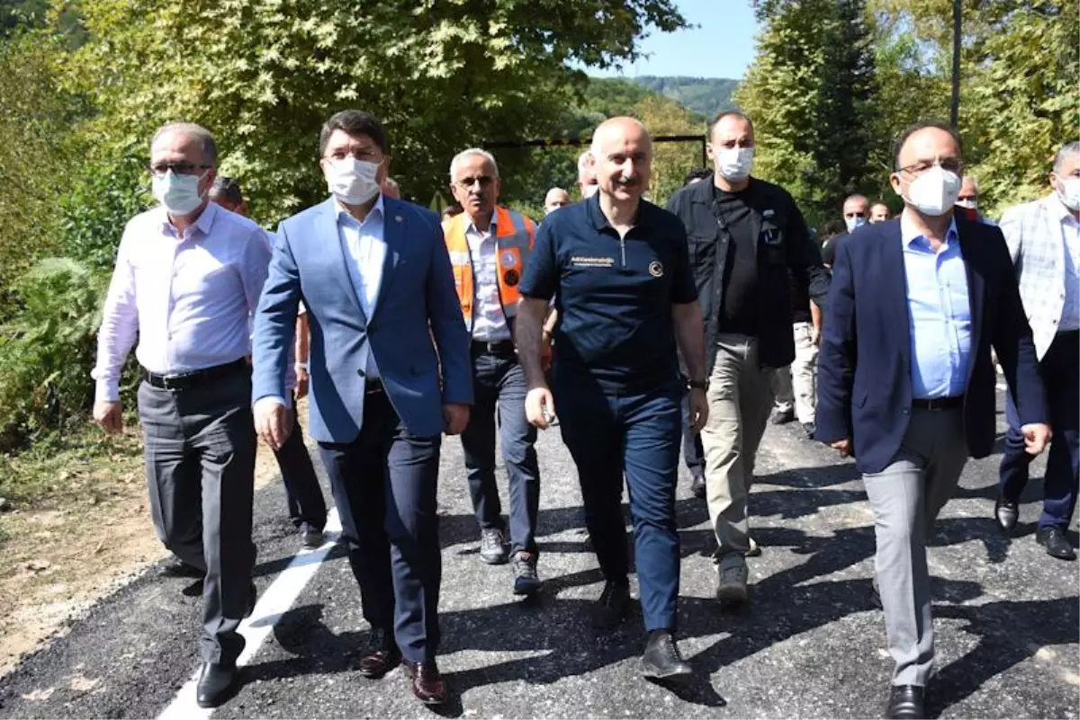 Ulaştırma ve Altyapı Bakanı Karaismailoğlu, Bartın'da sel bölgelerinde inceleme yaptı