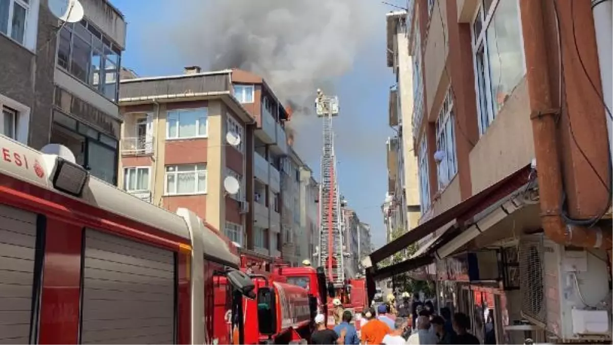 Üsküdar'da doğalgaz dağıtım kutusunda yangın