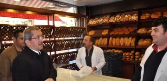 Halk Ekmek: Vergili: 'Halk Ekmek Büfelerinde 200 Gram Ekmek 1 Lira 20 Kuruştan Satılacak' Halk Ekmek: Vergili: 'Halk Ekmek Büfelerinde 200 Gram Ekmek 1 Lira 20 Kuruştan Satılacak'