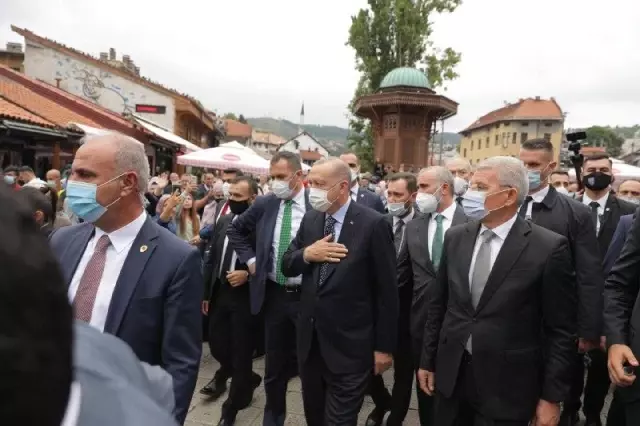 Son dakika haber... SARAYBOSNA - Cumhurbaşkanı Erdoğan'a Başçarşı'da sevgi gösterisi (1)