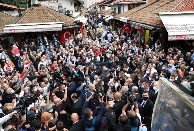 Cumhurbaşkanı Erdoğan cuma namazını Bosna Hersek'te kıldı