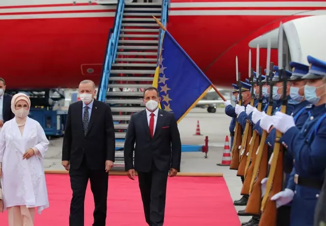 Son dakika haber... SARAYBOSNA - Cumhurbaşkanı Erdoğan'a Başçarşı'da sevgi gösterisi (1)