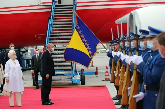 Son dakika haber... SARAYBOSNA - Cumhurbaşkanı Erdoğan'a Başçarşı'da sevgi gösterisi (1)