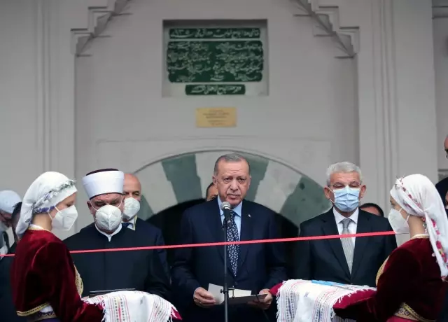 Cumhurbaşkanı Erdoğan cuma namazını Bosna Hersek'te kıldı