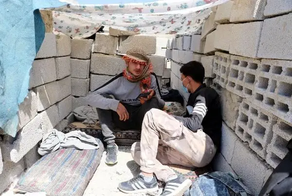 Eşi ve 3 yaşındaki çocuğuyla yaptığı 40 günlük umut yolculuğunu DHA'ya anlattı