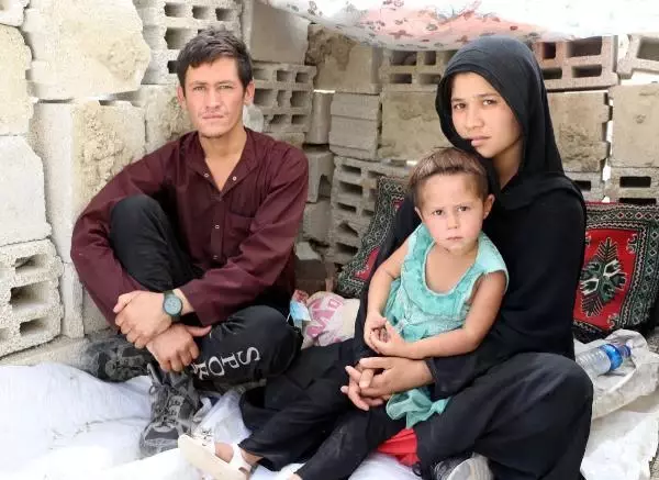 Eşi ve 3 yaşındaki çocuğuyla yaptığı 40 günlük umut yolculuğunu DHA'ya anlattı