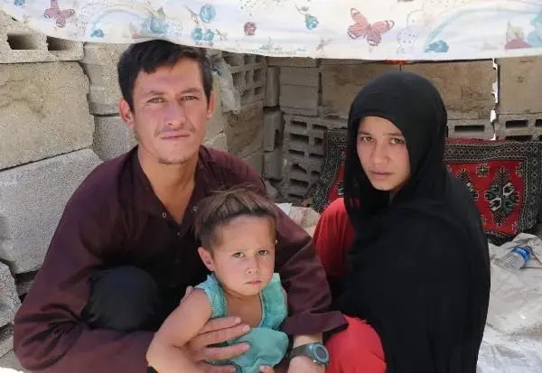 Eşi ve 3 yaşındaki çocuğuyla yaptığı 40 günlük umut yolculuğunu DHA'ya anlattı