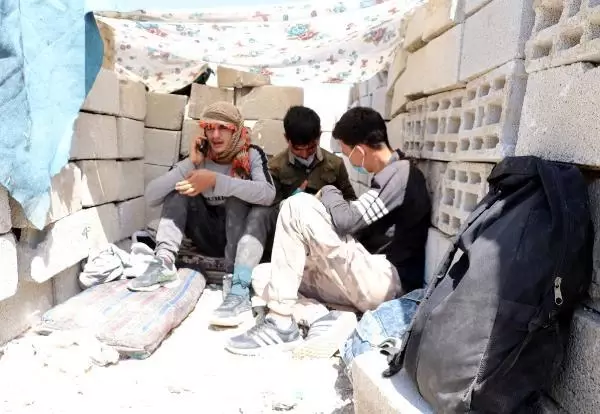 Eşi ve 3 yaşındaki çocuğuyla yaptığı 40 günlük umut yolculuğunu DHA'ya anlattı