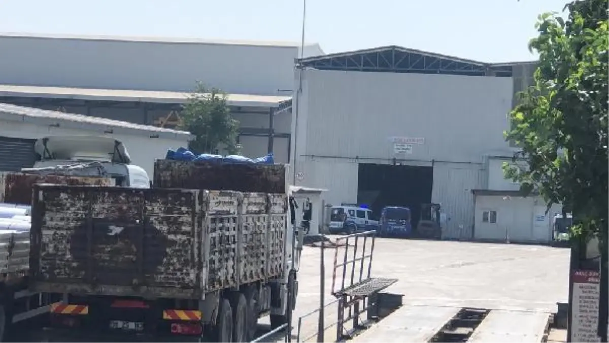 Son dakika haberi... Fabrikada başına demir parçası düşen işçi, öldü