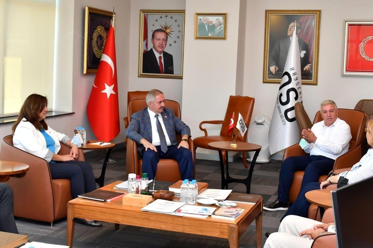 Kayseri Milletvekili Arık ve İl Başkanı Özer, Başkan Nursaçan'ı ziyaret etti - Vimarsana News