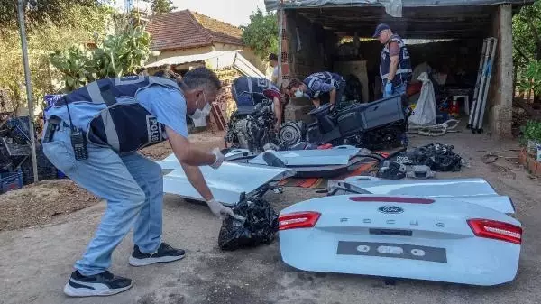 MUĞLA'DAN ÇALINAN OTOMOBİL ANTALYA'DA PARÇALANMIŞ HALDE BULUNDU