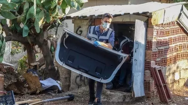 MUĞLA'DAN ÇALINAN OTOMOBİL ANTALYA'DA PARÇALANMIŞ HALDE BULUNDU