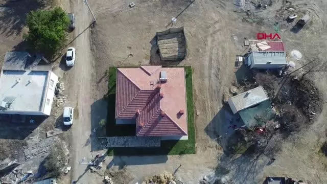 Son dakika haberleri: Ölümden dönen yaşlı çiftin, örnek proje olan yangına dayanıklı evi 15 günde bitti