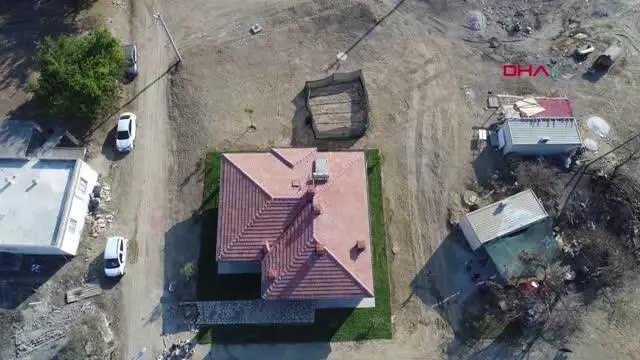 Son dakika haberleri: Ölümden dönen yaşlı çiftin, örnek proje olan yangına dayanıklı evi 15 günde bitti