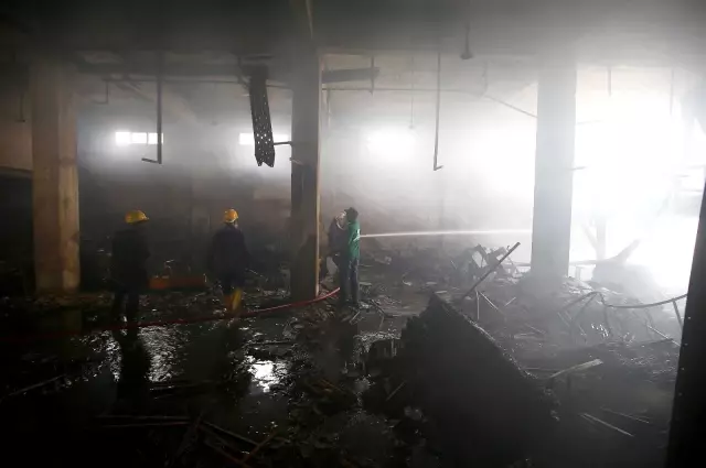 Pakistan'da fabrika yangını: En az 15 ölü