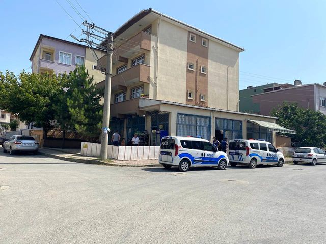 tartistigi dukkan sahibini falcatayla yaralad 3 14358833 o