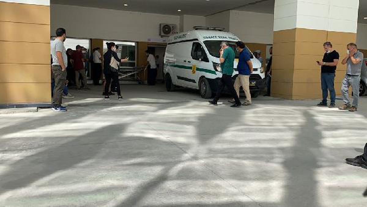 TIR ile hafif ticari araç çarpıştı: 6 ölü, 2 yaralı (2)