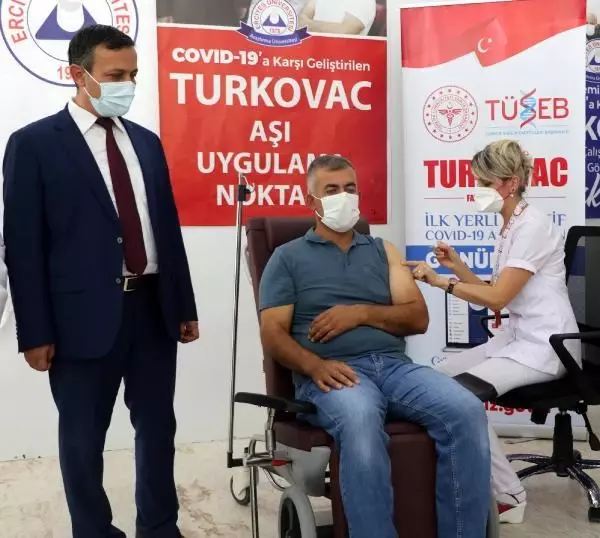Turkovac'ın Faz 3 aşamasında ilk dozu, aşının üretildiği ERÜ'de de uygulanıyor