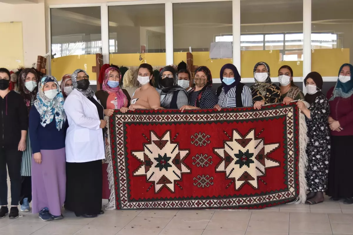 Unutulmaya yüz tutmuş Kafkas halısı kadınların elinde yeniden hayat buldu