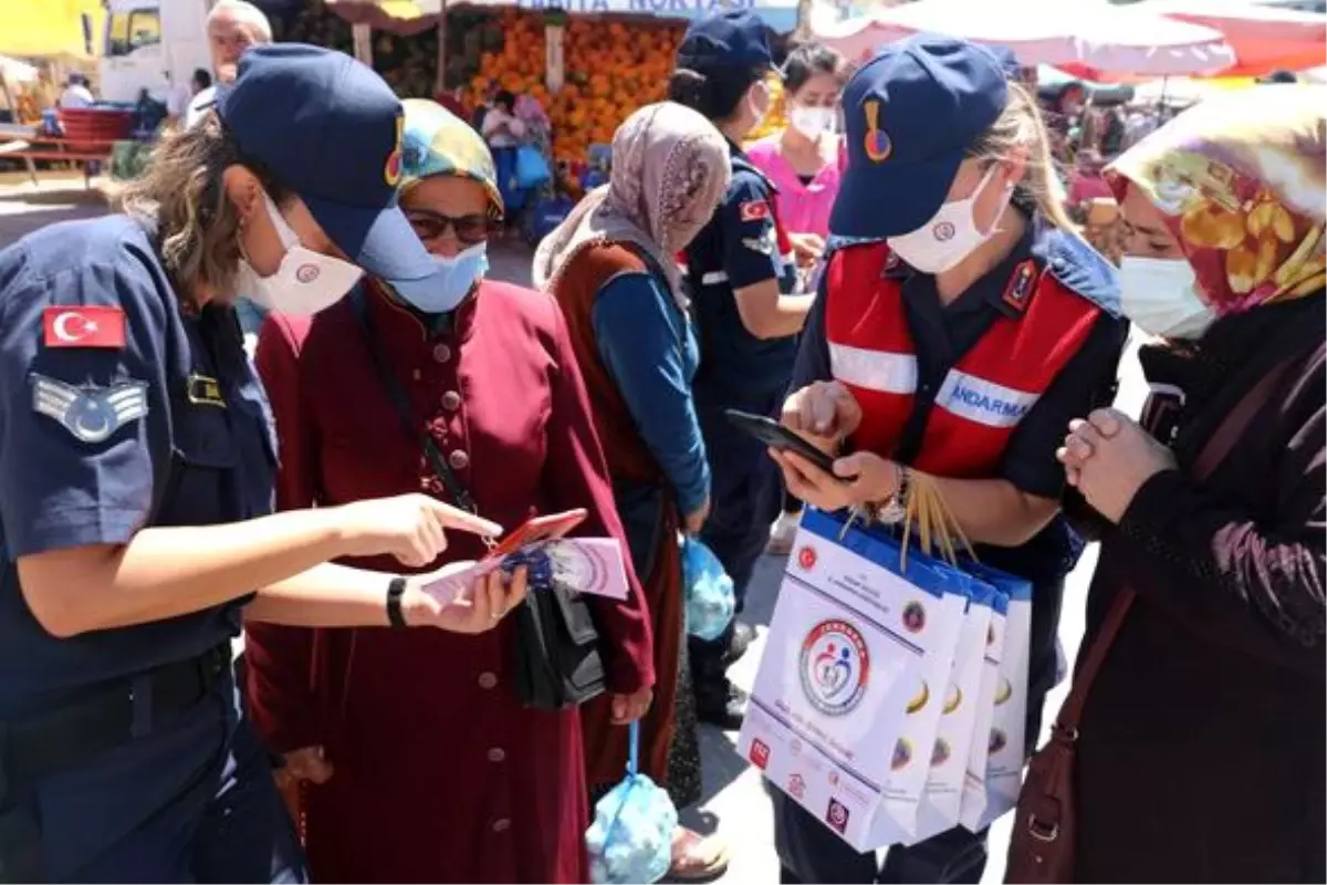 Yozgat İl Jandarma Komutanlığı ekipleri, kırsal alanlarda Kadın Destek Uygulamasının tanıtımını gerçekleştiriyor