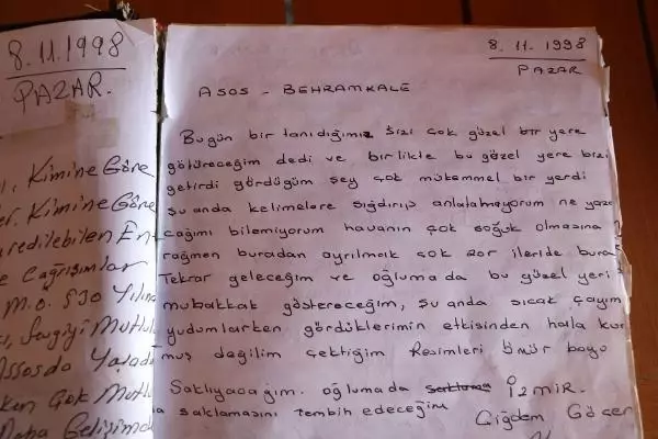 61 YILDIR, ASSOS'U GEZEN TURİSTLERİN ANILARINI 35 DEFTERDE BİRİKTİRDİ