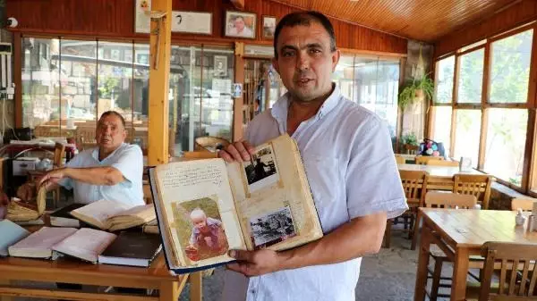 61 YILDIR, ASSOS'U GEZEN TURİSTLERİN ANILARINI 35 DEFTERDE BİRİKTİRDİ